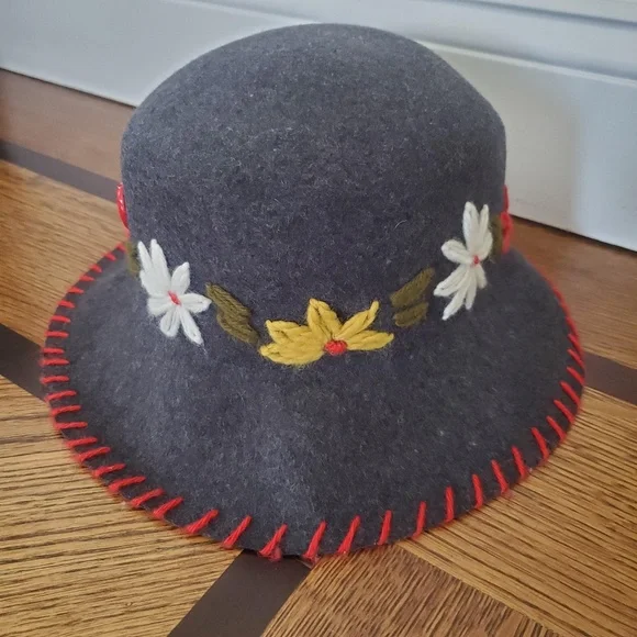 Alessandra Bacci Wool hat s-l400.jpg main image 2